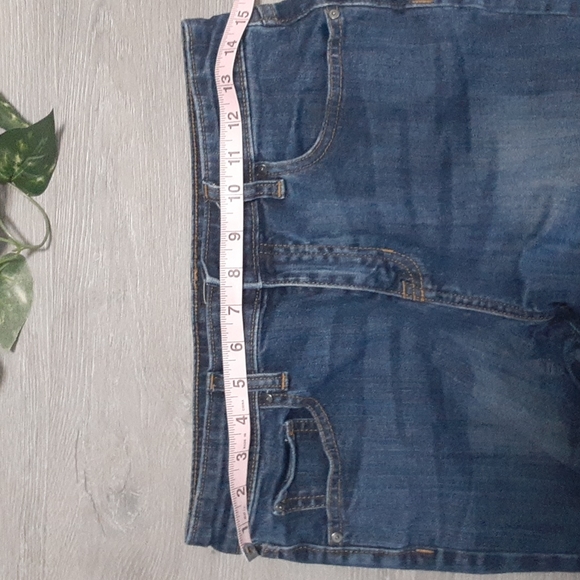 Gap High Rise Cut Off Short Short - Picture 7 of 9